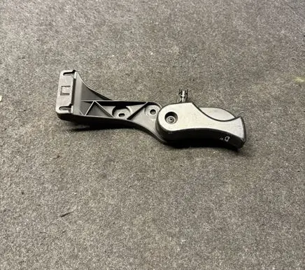BMW 4 F32 F33 Engine bonnet (hood) release handle 7326365 7309606