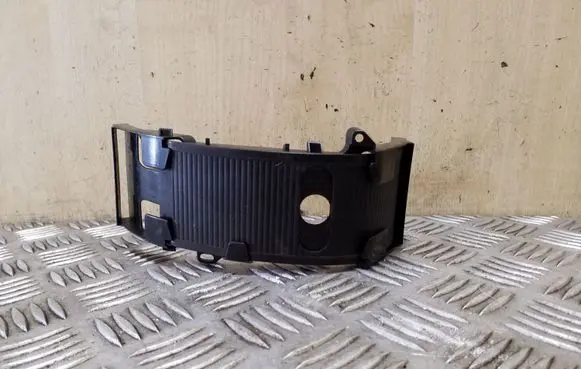 Land Rover Discovery 3 - LR3 Gear shifter surround trim plastic FJG500032XXXX
