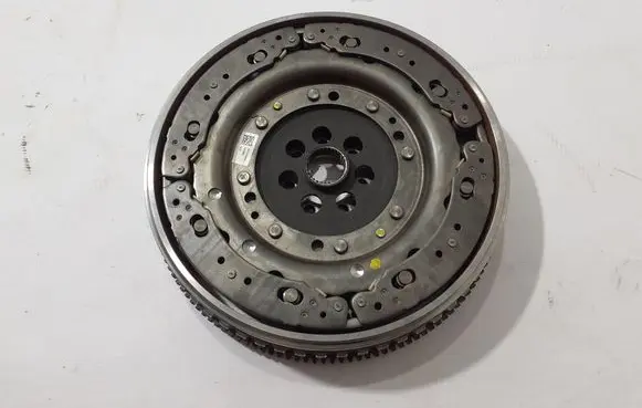 Nissan Qashqai Dual mass flywheel 123105630R