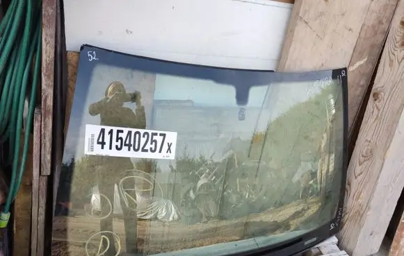 Opel Astra H Front windscreen/windshield window 43R000242
