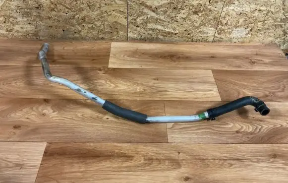 Mercedes-Benz C W203 Engine coolant pipe/hose A2038300115