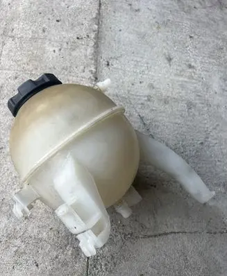 BMW X5 G05 Coolant expansion tank/reservoir 8610662