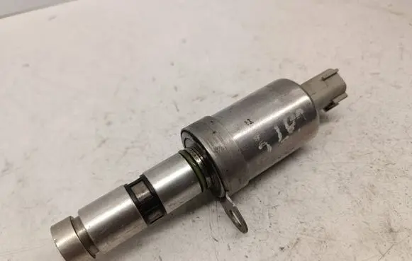 Nissan Note (E11) Camshaft vanos timing valve 28121361 0917710