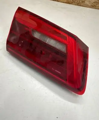 Tailgate rear/tail lights