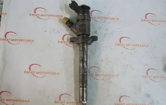 Peugeot 308 SW Fuel injector 0445110353