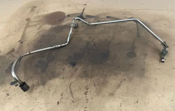 Skoda Octavia Mk2 (1Z) Fuel injector supply line/pipe 