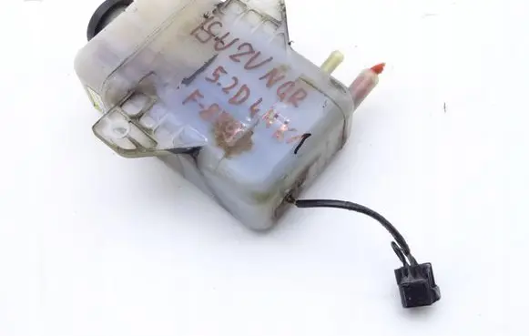 Isuzu N Series Power steering fluid tank/reservoir 975226