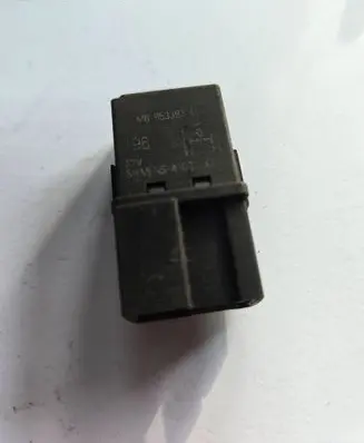 Mitsubishi Space Star Other relay MB953382 A1001X7