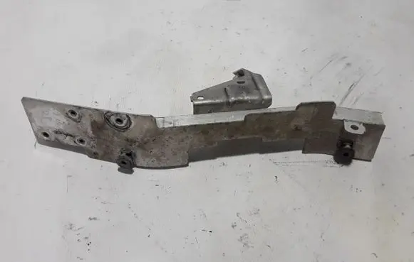 Headlight/headlamp mounting bracket