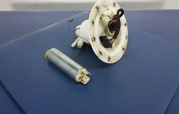 Mercedes-Benz CL C216 In-tank fuel pump A0014708894
