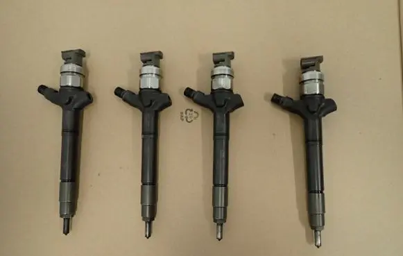 Toyota Corolla Verso AR10 Fuel injector 236700R170