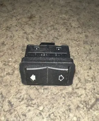 BMW 5 E39 Electric window control switch 8368974