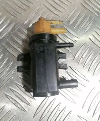 Mercedes-Benz C W204 Turbo solenoid valve A0071531428 70078203 09T344