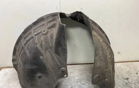 Audi Q3 8U Front arch 8U0821172C