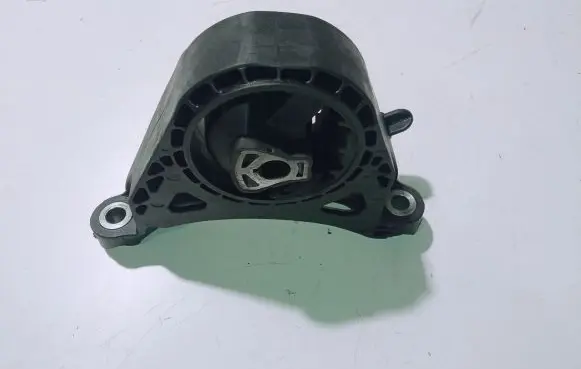 Opel Insignia A Engine mount bracket