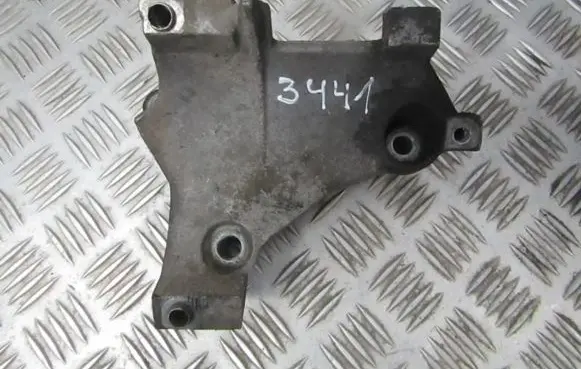 Saab 9-5 Engine mounting bracket 4670717