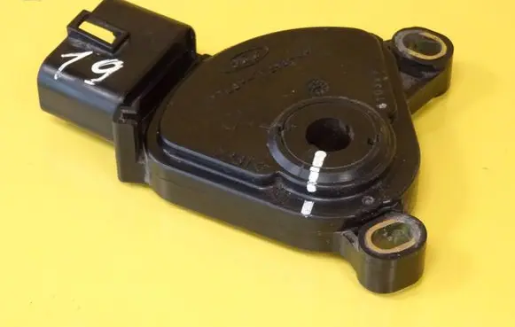 Ford Mondeo Mk III Gearbox control unit/module YL8P-7F293-AA YL8P7F293AA