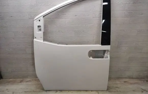 Hyundai Staria Front door
