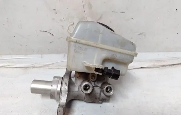 Opel Astra H Master brake cylinder 32067271