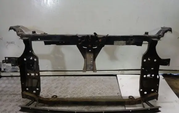 Nissan Qashqai+2 Radiator support slam panel