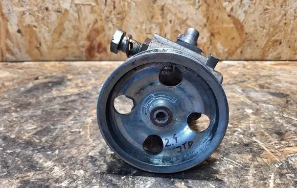 Alfa Romeo 159 Power steering pump 505017300