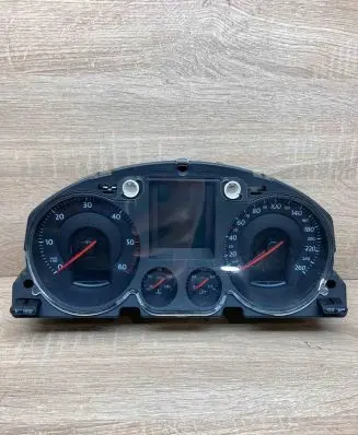 Volkswagen PASSAT B6 Speedometer (instrument cluster) 3C0920871 V0007000