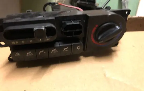 Hyundai H200 Climate control unit 972504A101