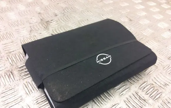 Nissan Qashqai J12 Owners service history hand book 