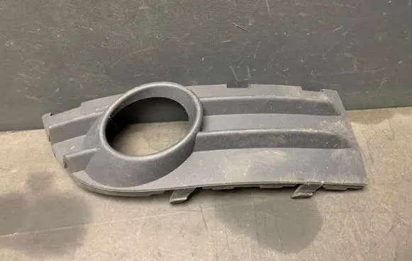 Volvo C30 Front fog light trim/grill 30657196