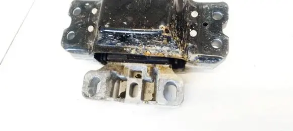 Engine mount bracket