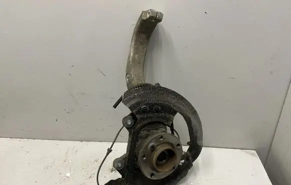 BMW X5 F15 Front wheel hub 6869870