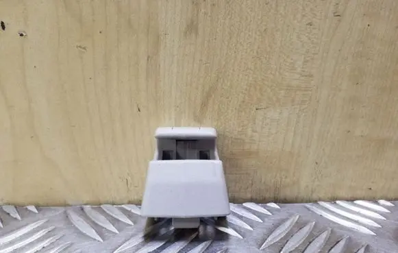 Sun visor clip/hook/bracket