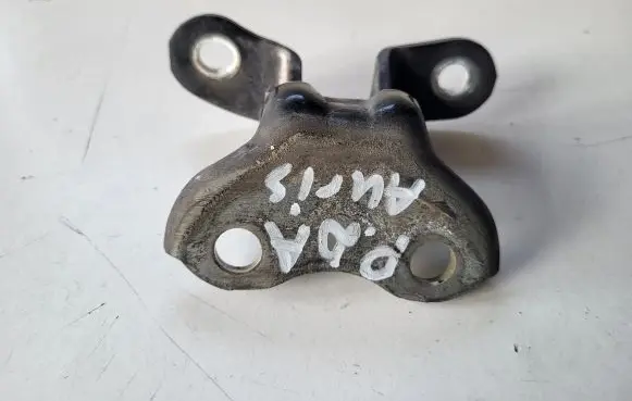 Toyota Auris E180 Front door lower hinge 