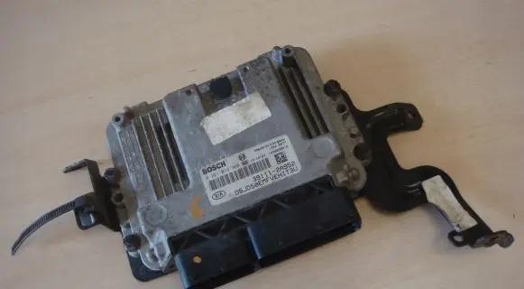 KIA Ceed Engine control unit/module 391112A952