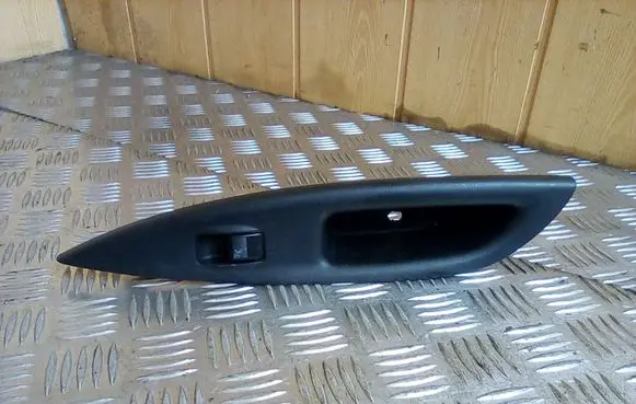 Mazda 6 Electric window control switch 3583A46