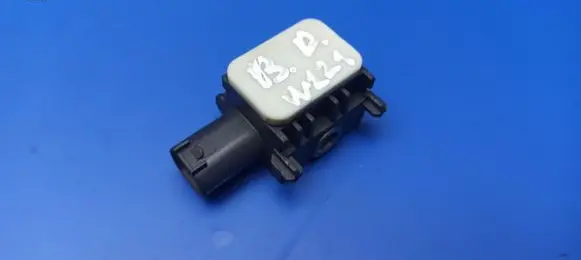 Mercedes-Benz S W221 Airbag deployment crash/impact sensor 0038202826 280206 402436