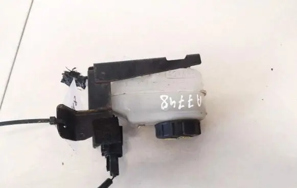 Brake fluid reservoir