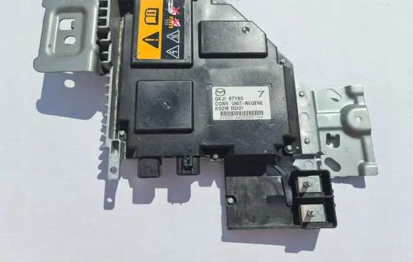 Mazda CX-5 Voltage converter inverter 