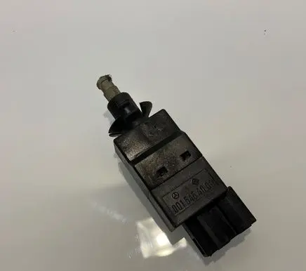 Mercedes-Benz E W211 Brake pedal sensor switch 0015454009 A0015454009