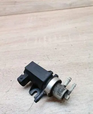 Audi A4 S4 B5 8D Vacuum valve 1H0906627A 72190325