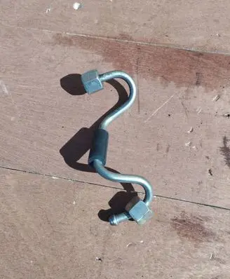 Infiniti EX Fuel injector supply line/pipe 