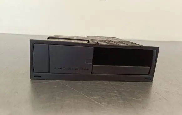 Audi A4 S4 B8 8K Head unit multimedia control 8T0035785A V290007000