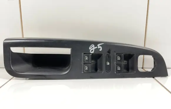 Volkswagen Golf V Electric window control switch 1K4959857B