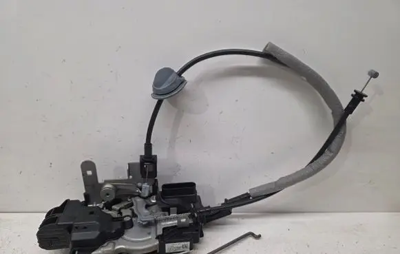 Volvo V40 Front door lock 31440391