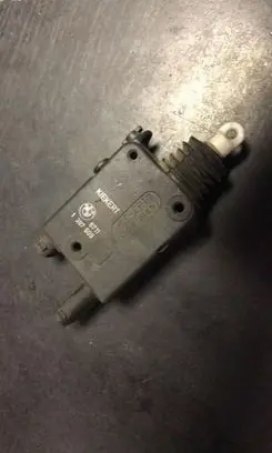 BMW 3 E36 Central locking motor 1387609