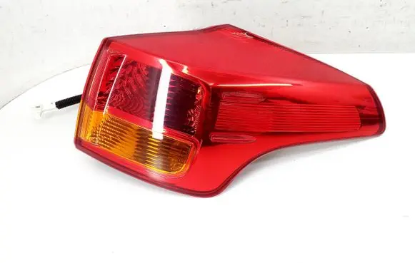 Toyota RAV 4 (XA40) Rear/tail lights