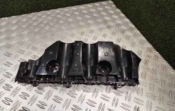 Rear bumper mounting bracket