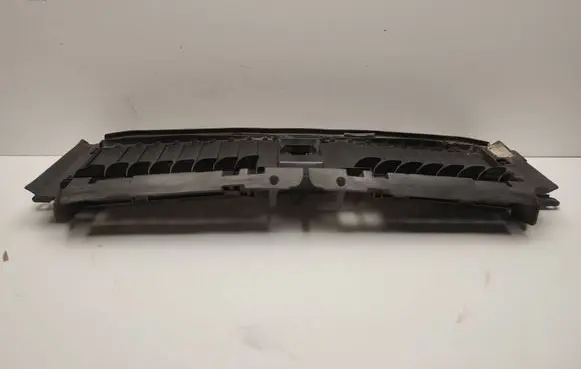 Mercedes-Benz EQC Intercooler air guide/duct channel A2135002300
