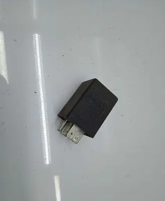 Volkswagen Golf III Window wiper relay 321955531A