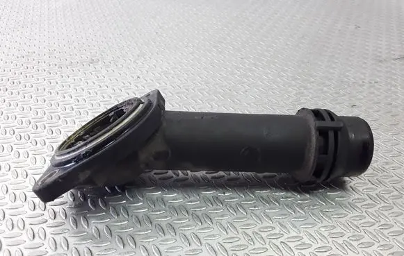 Volkswagen PASSAT B5 Engine coolant pipe/hose 06B121121